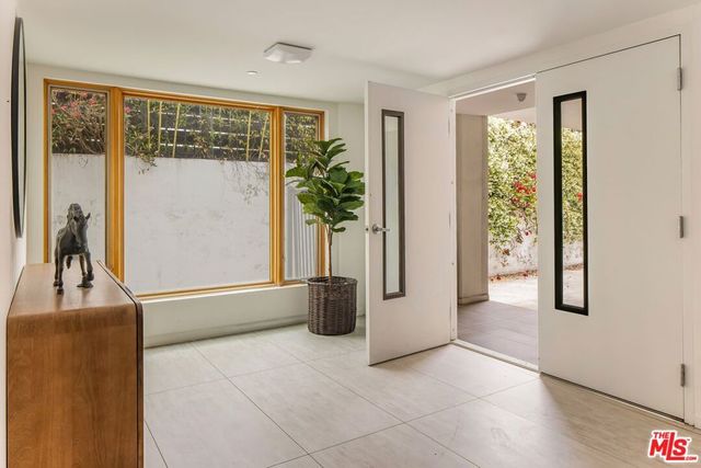12443 W Sunset Boulevard, Los Angeles, CA 90049