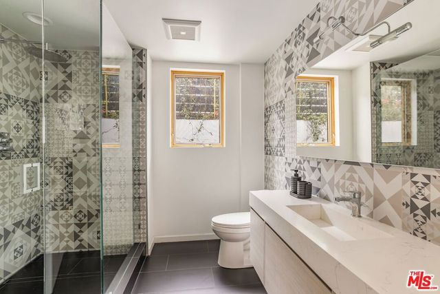 12443 W Sunset Boulevard, Los Angeles, CA 90049