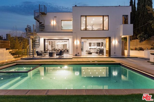 12443 W Sunset Boulevard, Los Angeles, CA 90049