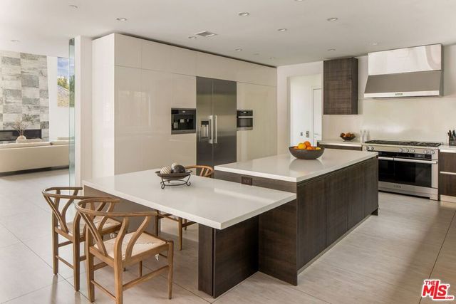 12443 W Sunset Boulevard, Los Angeles, CA 90049