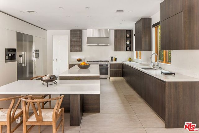 12443 W Sunset Boulevard, Los Angeles, CA 90049
