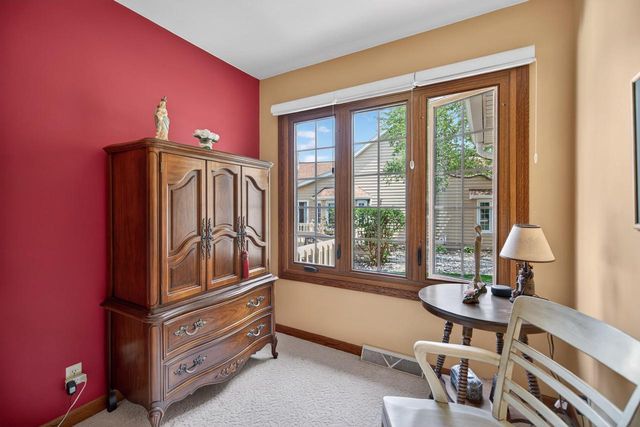 910 St. Andrews Old, Waterford, WI 53185