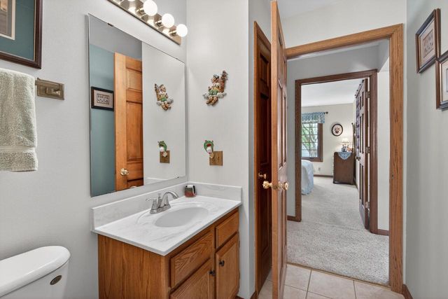 910 St. Andrews Old, Waterford, WI 53185