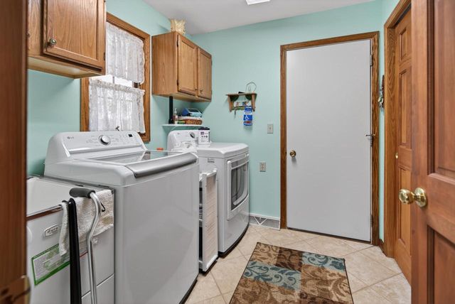 910 St. Andrews Old, Waterford, WI 53185
