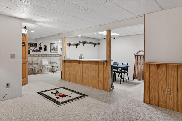 910 St. Andrews Old, Waterford, WI 53185