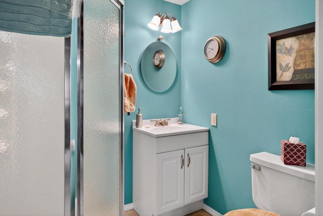 910 St. Andrews Old, Waterford, WI 53185