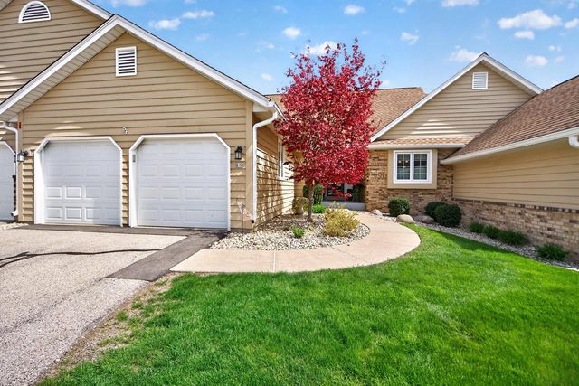 910 St. Andrews Old, Waterford, WI 53185