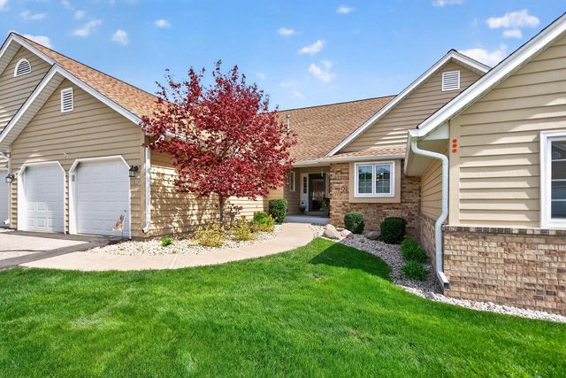 910 St. Andrews Old, Waterford, WI 53185