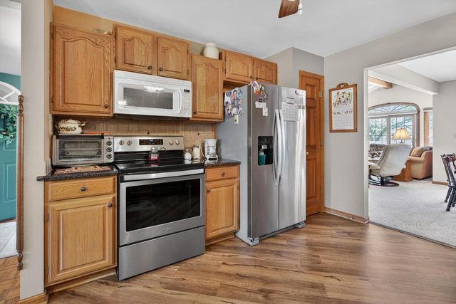 910 St. Andrews Old, Waterford, WI 53185