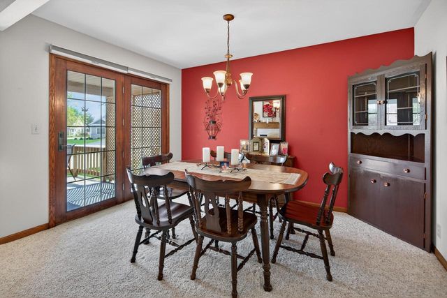 910 St. Andrews Old, Waterford, WI 53185
