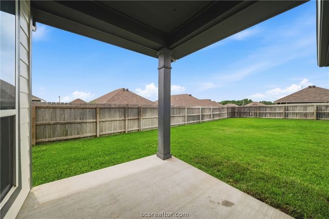 203 36th Ridge, Caldwell, TX 77836
