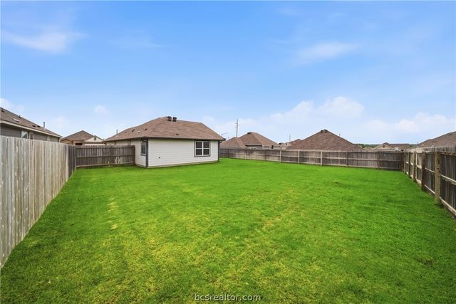 203 36th Ridge, Caldwell, TX 77836