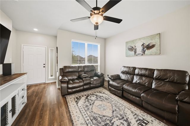 203 36th Ridge, Caldwell, TX 77836