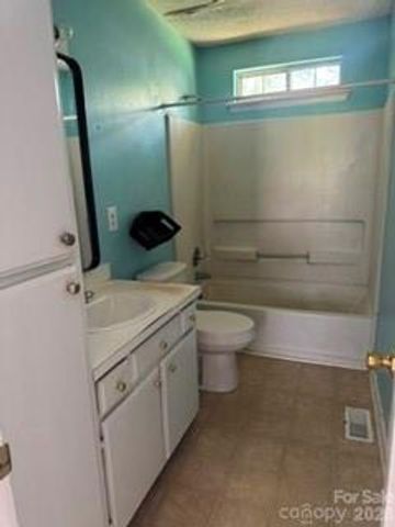 8417 Pinstripe Lane, Charlotte, NC 28227