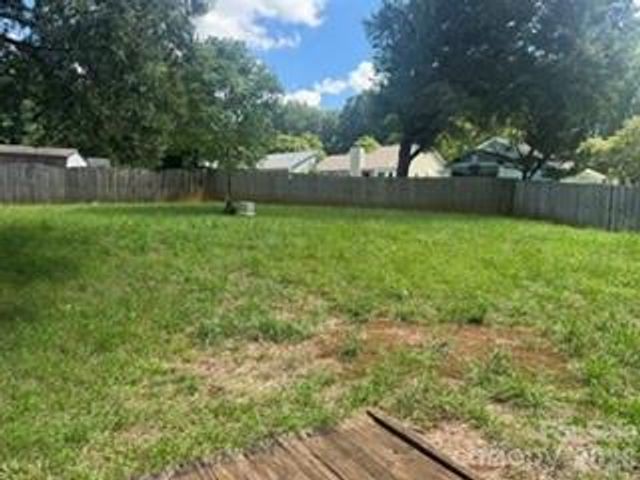 8417 Pinstripe Lane, Charlotte, NC 28227