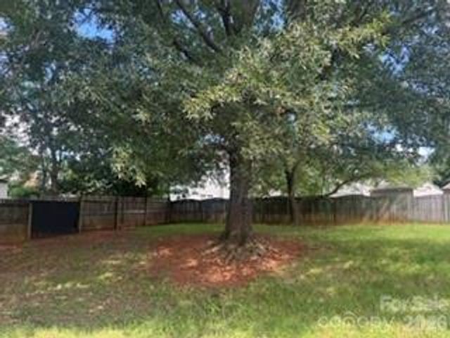8417 Pinstripe Lane, Charlotte, NC 28227