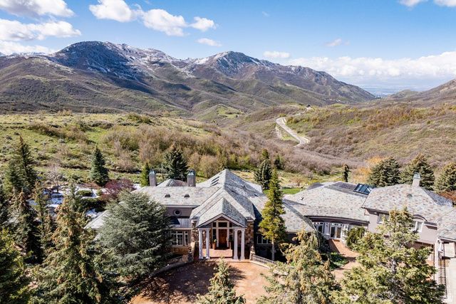 5678 E TWIN CREEK RD, Salt Lake City, UT 84108