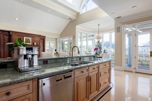5678 E TWIN CREEK RD, Salt Lake City, UT 84108
