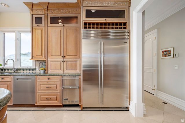 5678 E TWIN CREEK RD, Salt Lake City, UT 84108
