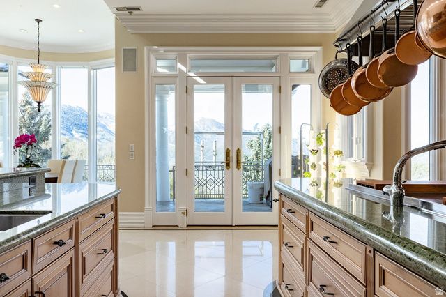 5678 E TWIN CREEK RD, Salt Lake City, UT 84108