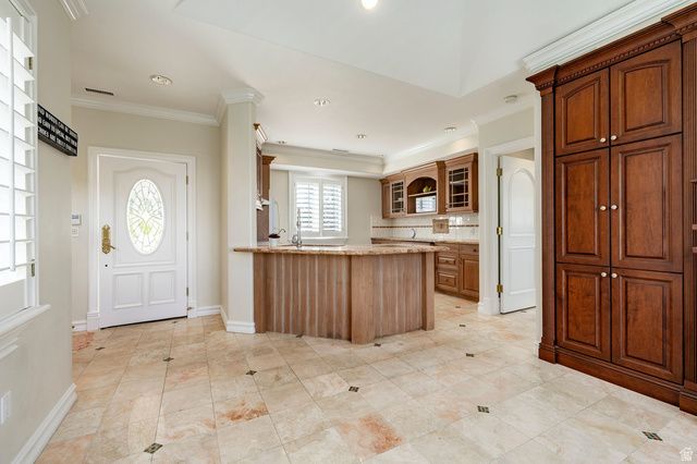 5678 E TWIN CREEK RD, Salt Lake City, UT 84108