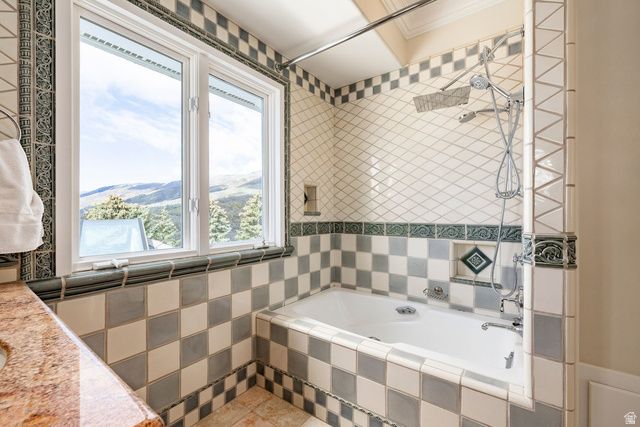 5678 E TWIN CREEK RD, Salt Lake City, UT 84108