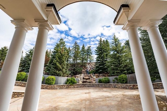 5678 E TWIN CREEK RD, Salt Lake City, UT 84108