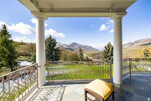 5678 E TWIN CREEK RD, Salt Lake City, UT 84108