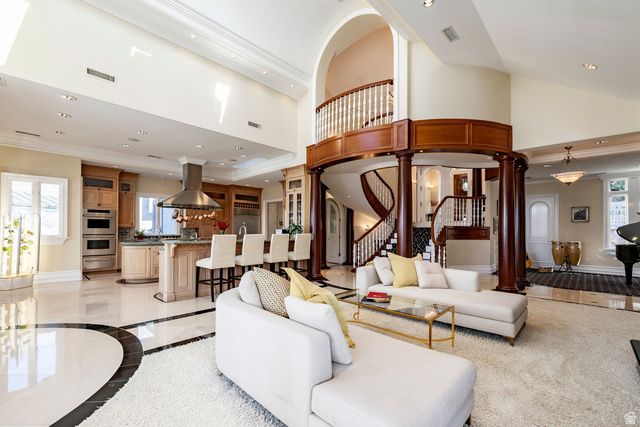 5678 E TWIN CREEK RD, Salt Lake City, UT 84108