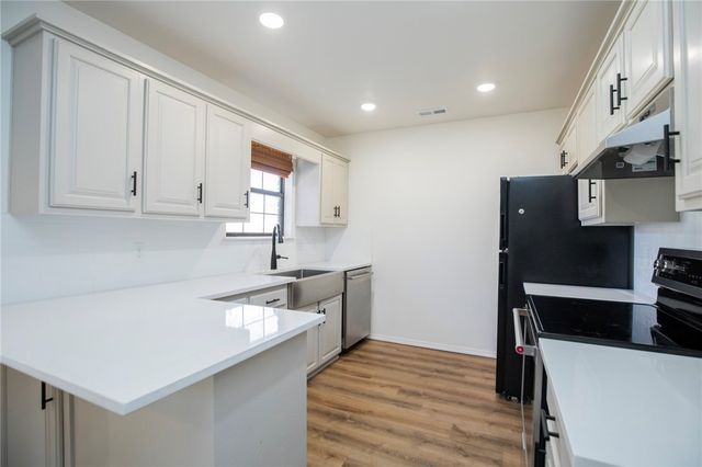 2961 N John Wayne Drive, Fayetteville, AR 72703