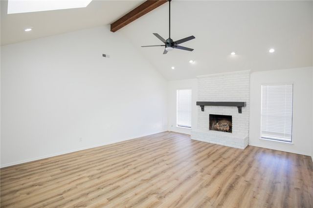 2961 N John Wayne Drive, Fayetteville, AR 72703