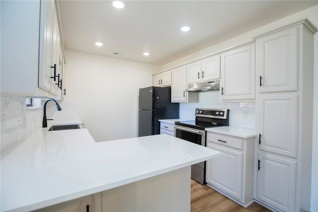 2961 N John Wayne Drive, Fayetteville, AR 72703