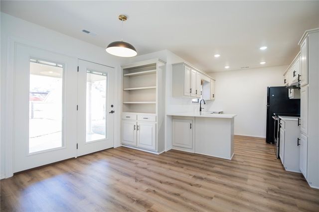 2961 N John Wayne Drive, Fayetteville, AR 72703