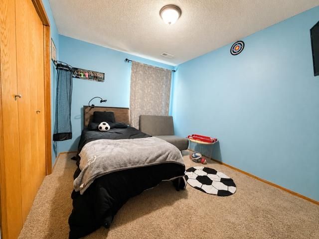 1012 E Winding Lane, Derby, KS 67037