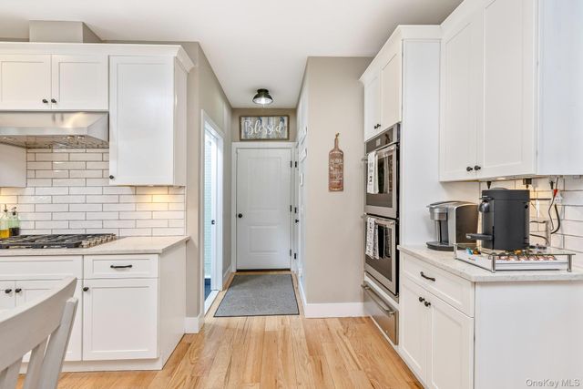 6 Mastro Court, Baiting Hollow, NY 11933