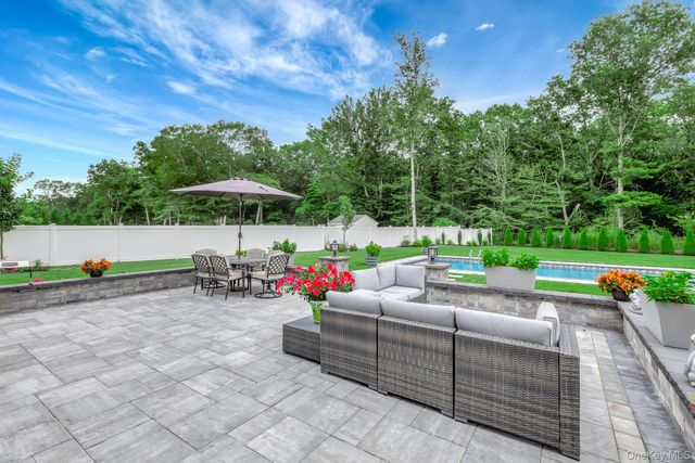 6 Mastro Court, Baiting Hollow, NY 11933