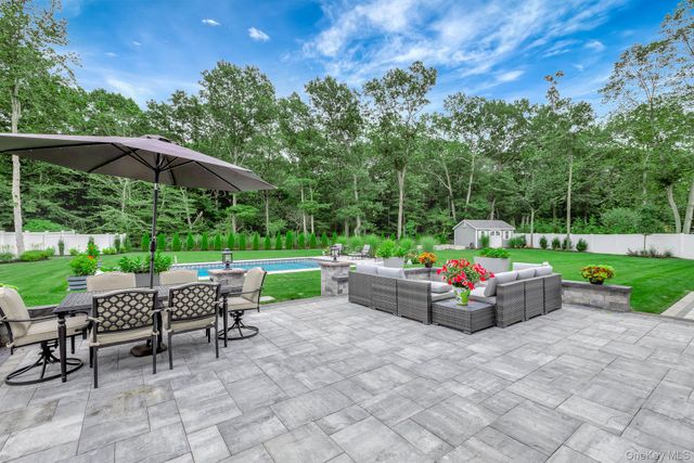 6 Mastro Court, Baiting Hollow, NY 11933