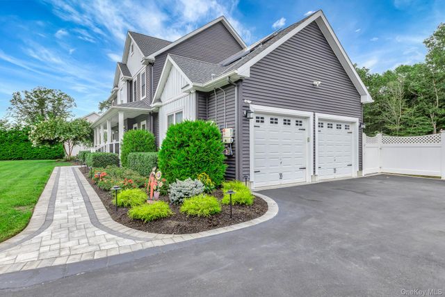 6 Mastro Court, Baiting Hollow, NY 11933