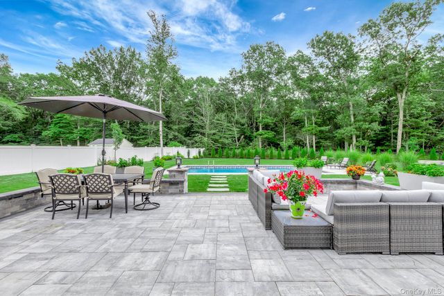 6 Mastro Court, Baiting Hollow, NY 11933