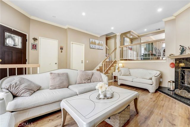 20737 Roscoe Boulevard 203, Winnetka, CA 91306
