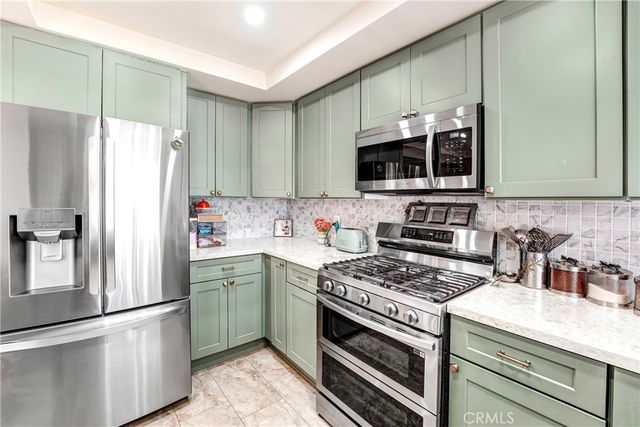 20737 Roscoe Boulevard 203, Winnetka, CA 91306