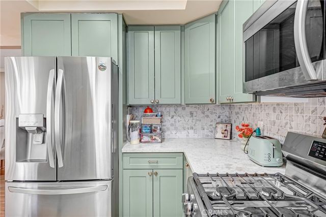 20737 Roscoe Boulevard 203, Winnetka, CA 91306