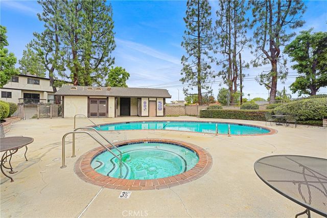 20737 Roscoe Boulevard 203, Winnetka, CA 91306