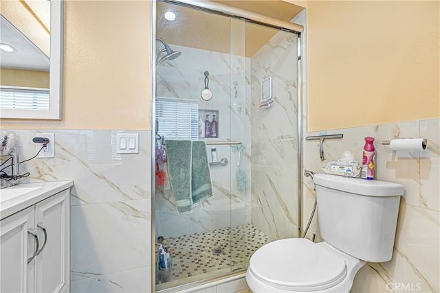 20737 Roscoe Boulevard 203, Winnetka, CA 91306