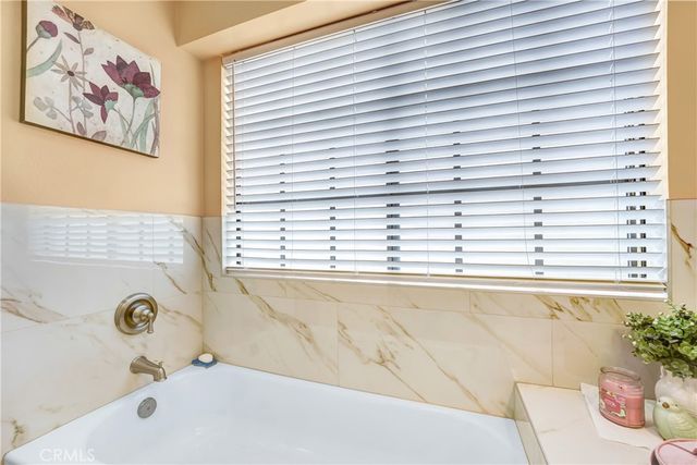 20737 Roscoe Boulevard 203, Winnetka, CA 91306
