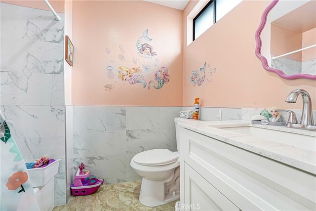 20737 Roscoe Boulevard 203, Winnetka, CA 91306