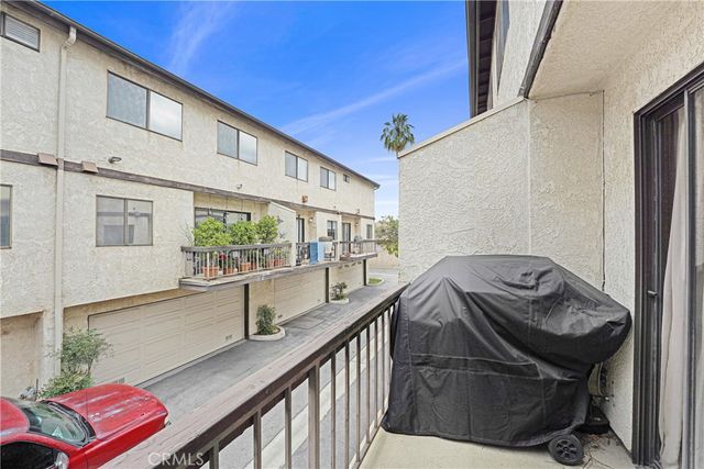 20737 Roscoe Boulevard 203, Winnetka, CA 91306
