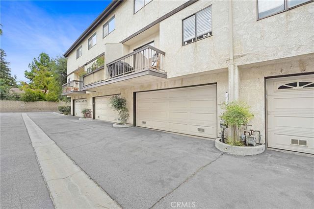 20737 Roscoe Boulevard 203, Winnetka, CA 91306