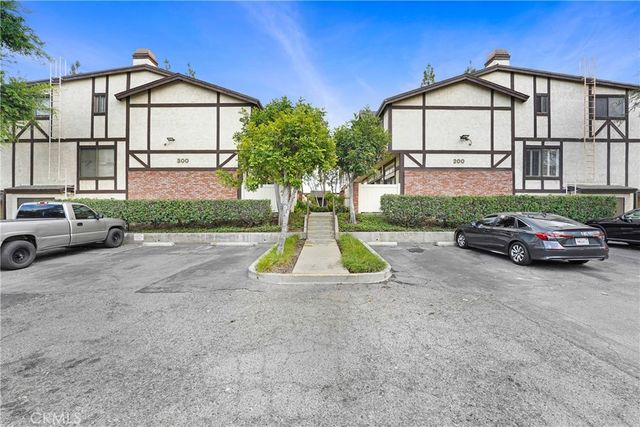 20737 Roscoe Boulevard 203, Winnetka, CA 91306