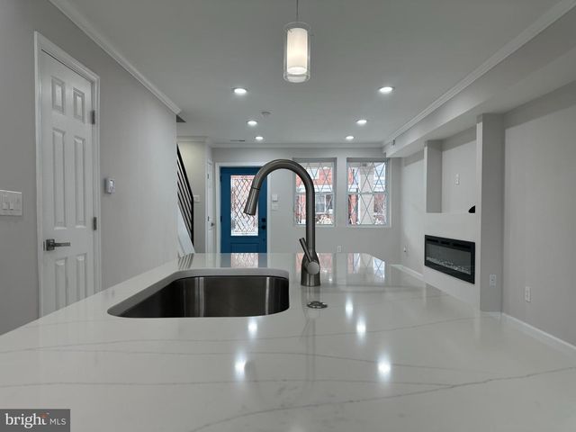 1742 LYMAN PL NE, Washington, DC 20002